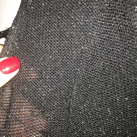 H&M’s black/gold top - Picture 4 of 5